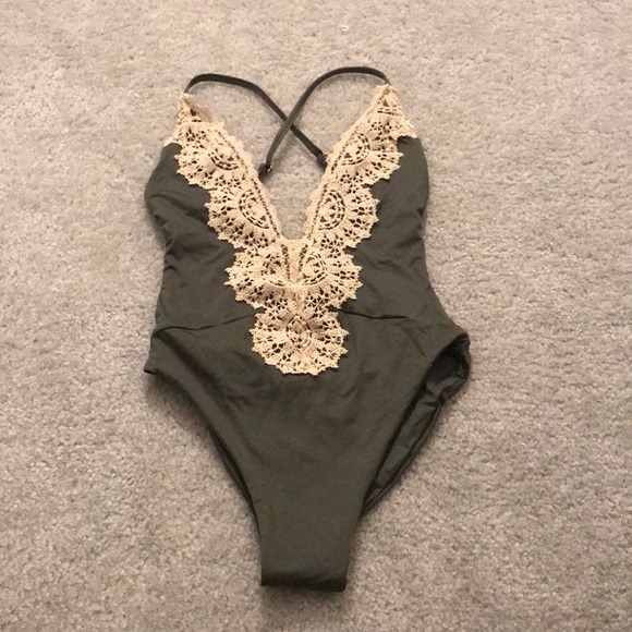 NWT Blue Life Eclipse one piece in fern - Picture 1 of 4